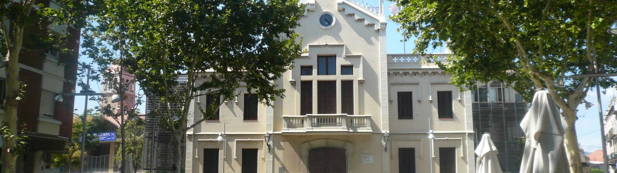 La Casa del Comú, sede del Ajuntament del Prat de Llobregat, en la plaça de la Vila